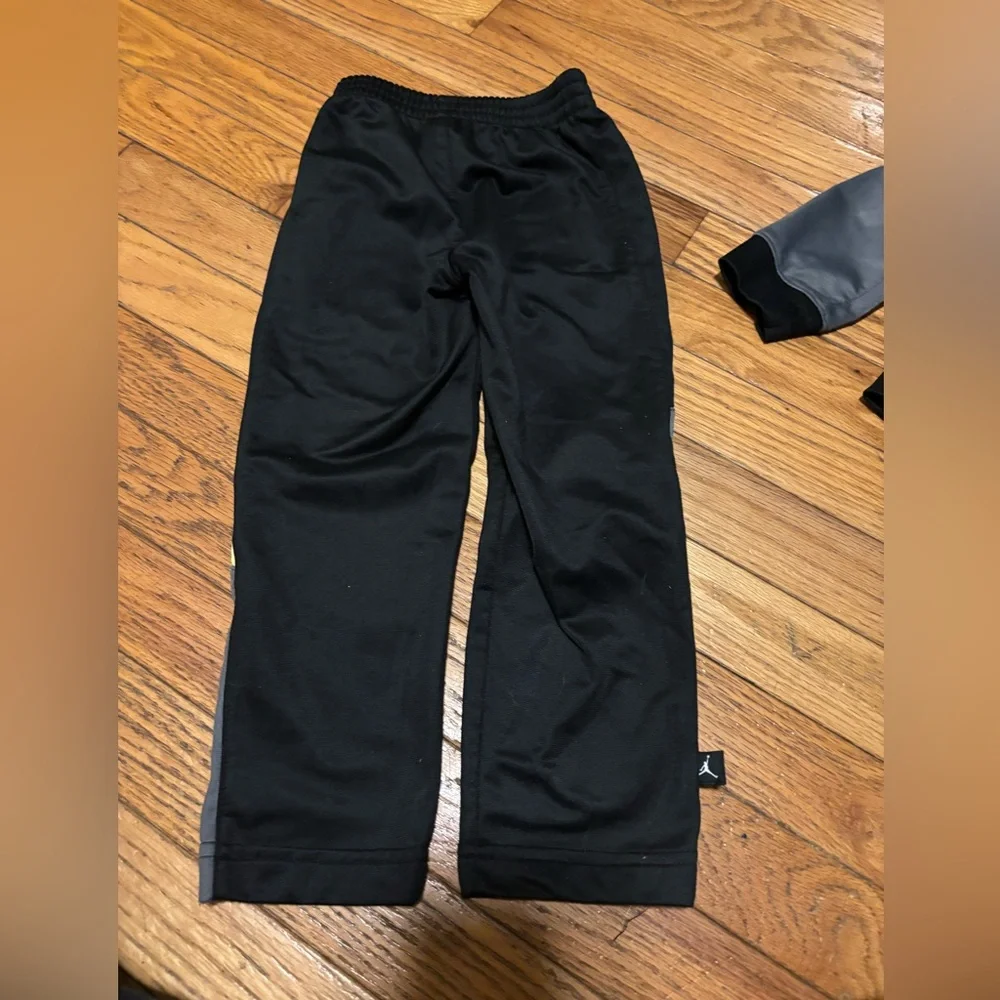 Nike Jordan tracksuit. Zipper log sleeves  top and pants.  size 3T. - Picture 3 of 7